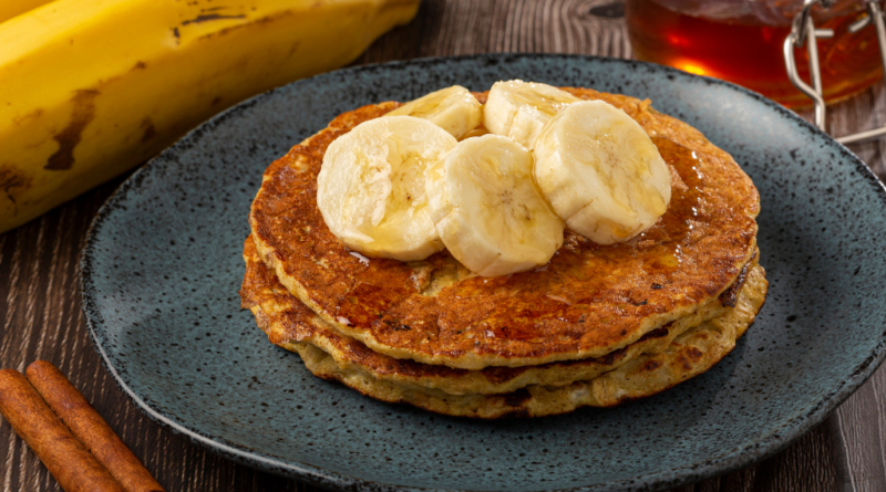 Panquecas de aveia com banana e canela